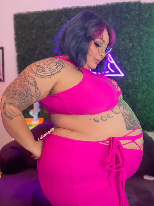 the best angle to show off my massive gut.. 🥵 stuffing again tonight ya know where~ may post here too again!