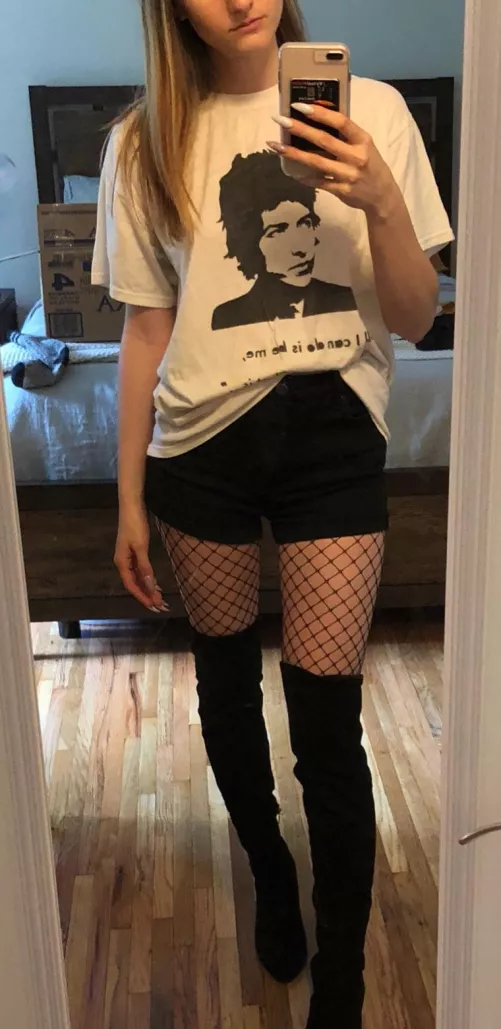 Thigh gap in fishnet tights