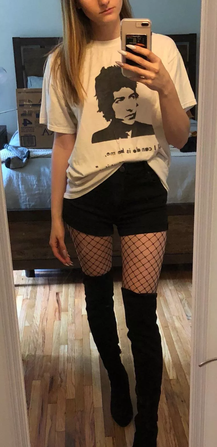 Thigh gap in fishnet tights