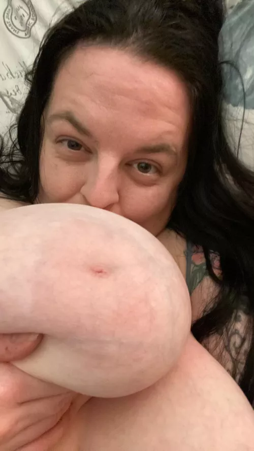 Who wants to play find the nipple? ❤️