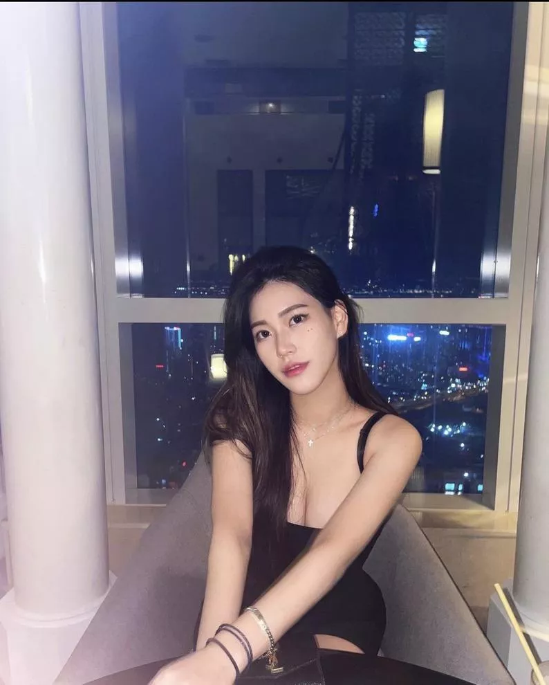 you're on a date with me