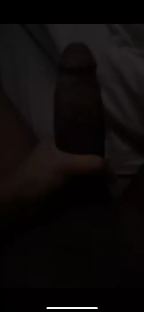 18 can someone send a vid of them cumming to me on snap🤭