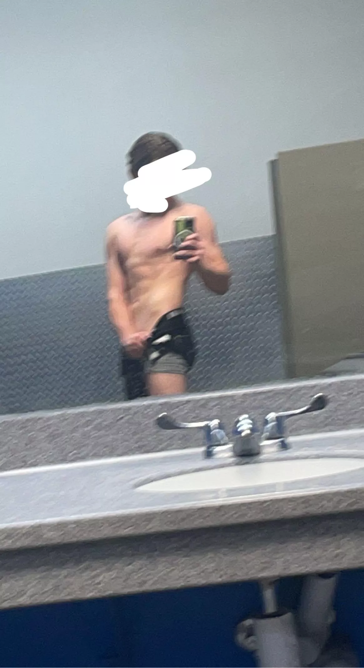 18m dom looking for fem bottoms snap is yourfavdom76