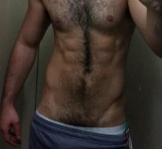 23 into bears, chubs, stocky dudes, power lifters. SC : nmr_tty