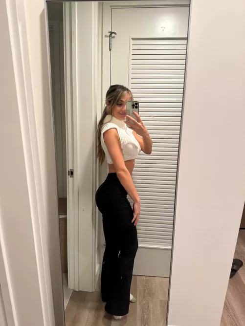 [27f][OC] My NYE afternoon fit check =D