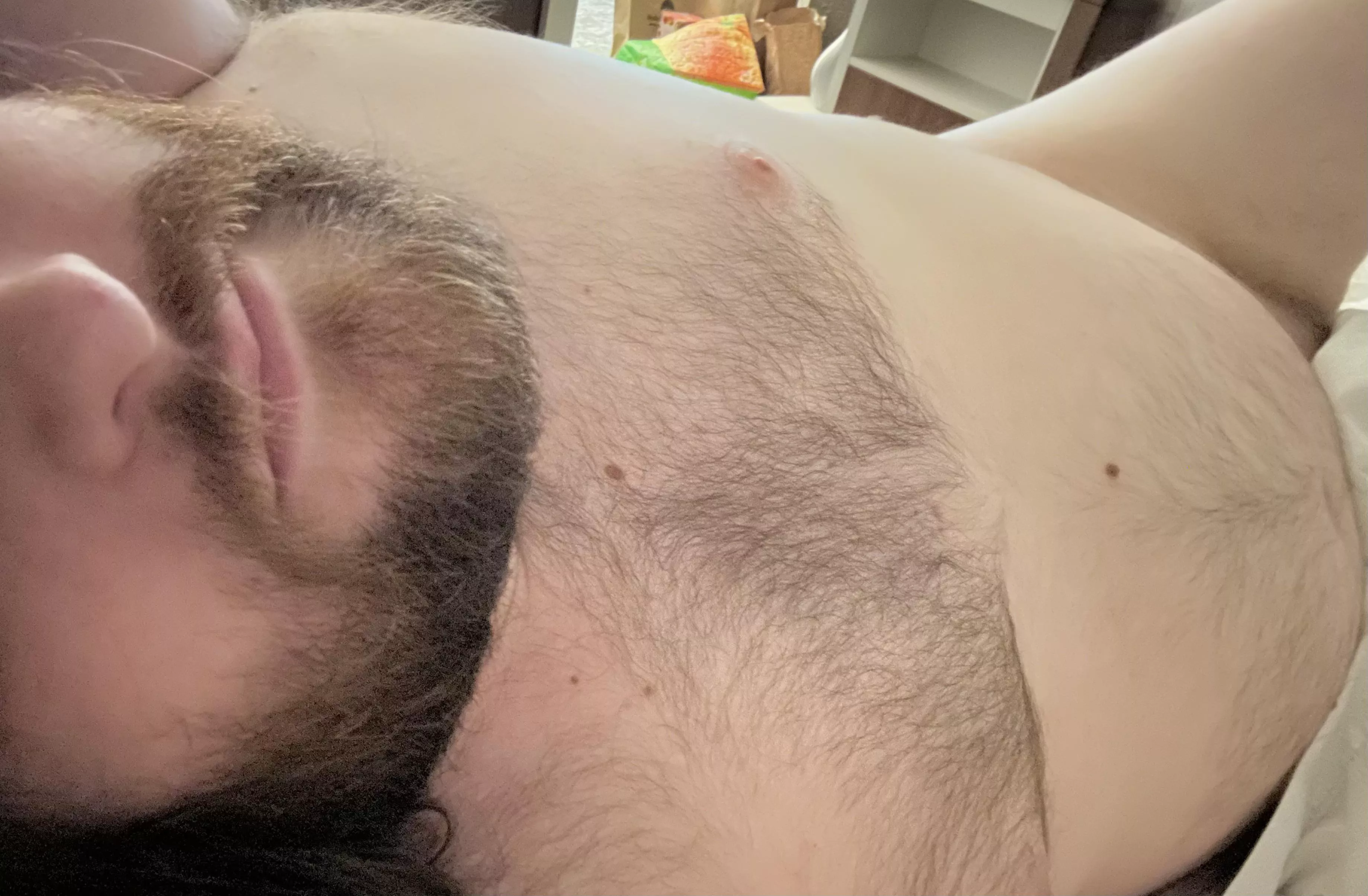 2am and I can’t sleep 😔 anyone want to rub my belly till I drift off?