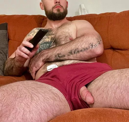 [34] Why aren’t you paying attention to the movie?