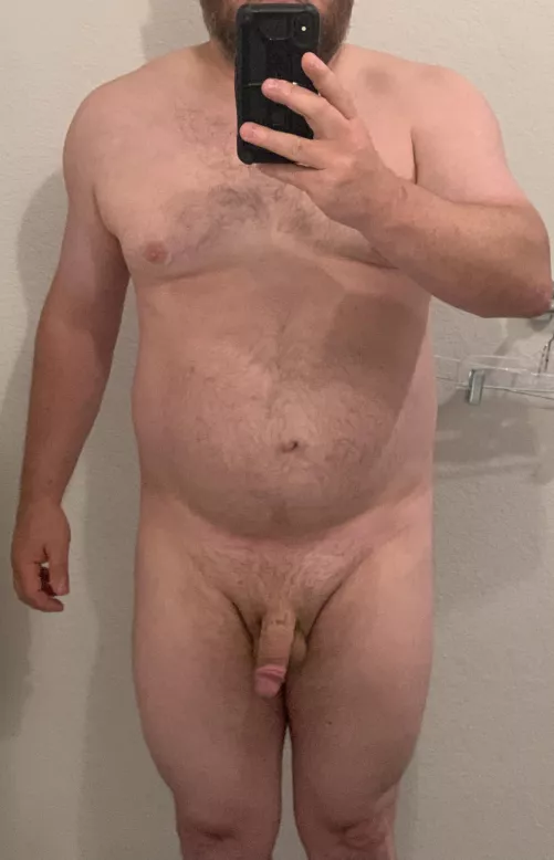 (43,5-10, 215 lbs) Shower time….. need help to rub/clean my soft cock..??.? Anyone…