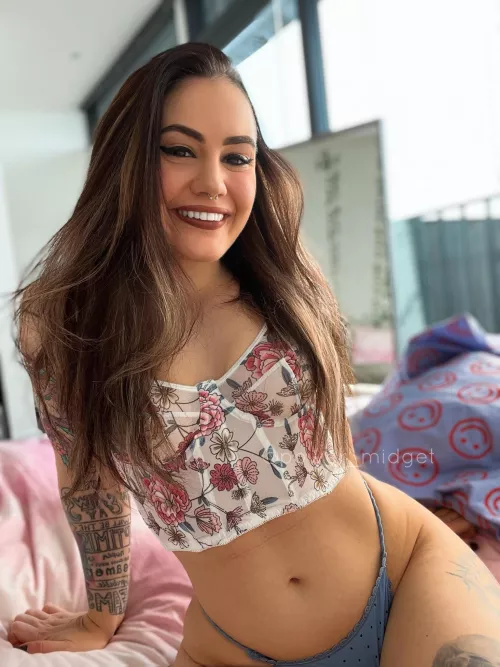 4ft 8” little cutie 🥰