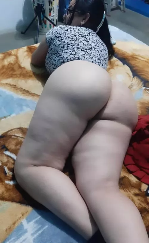 a man should be a slave to a good ass