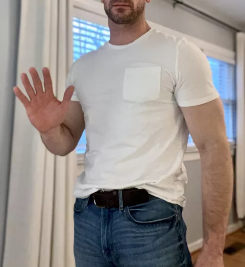 A tame picture for a tame post today. Happy New Years sexy friends. To everyone I interact with here, I thoroughly enjoy all the fun banter and for those I don’t, let’s make that a 2023 goal. I hope you all have fun tonight. 🎉