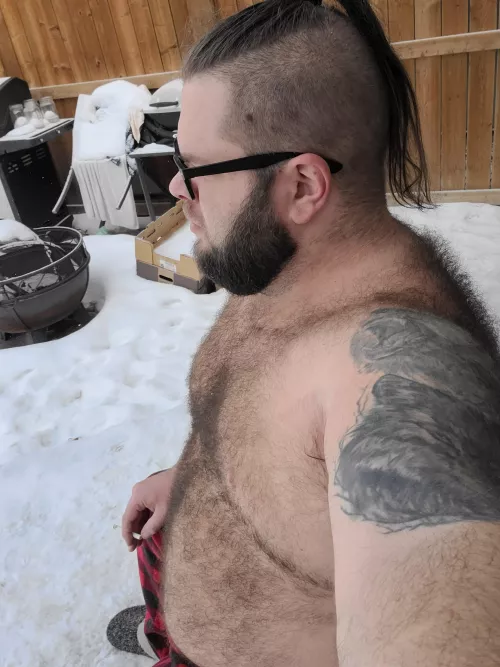 A true Canadian Bear doesn't need clothes outside!