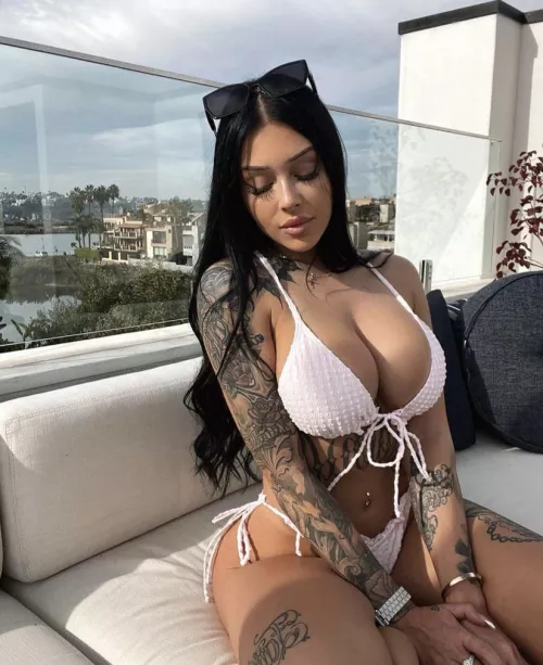 Arrows up if you are below 7inches and say yes