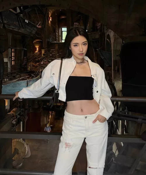 Baddie in black and white