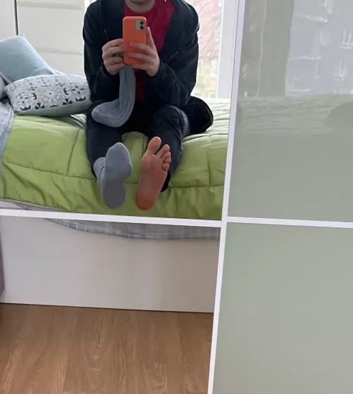 Be inside me while you taste my feet?