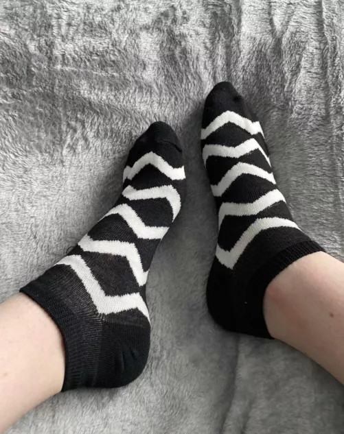 Black and white pair for sale 🤍🖤 Let me know what you think! $15 with shipping included and 1 day wear