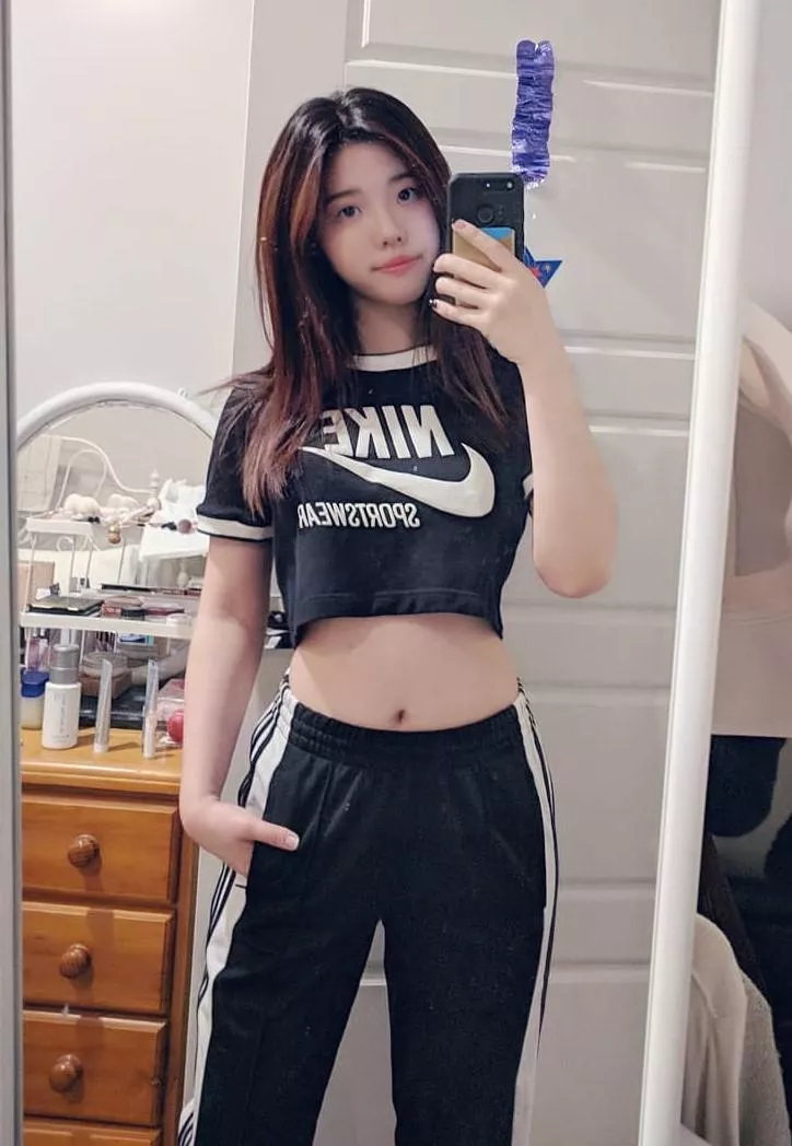 Cute midriff