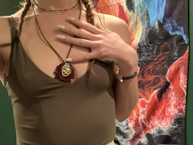 Do any guys actually like tiny tits¿