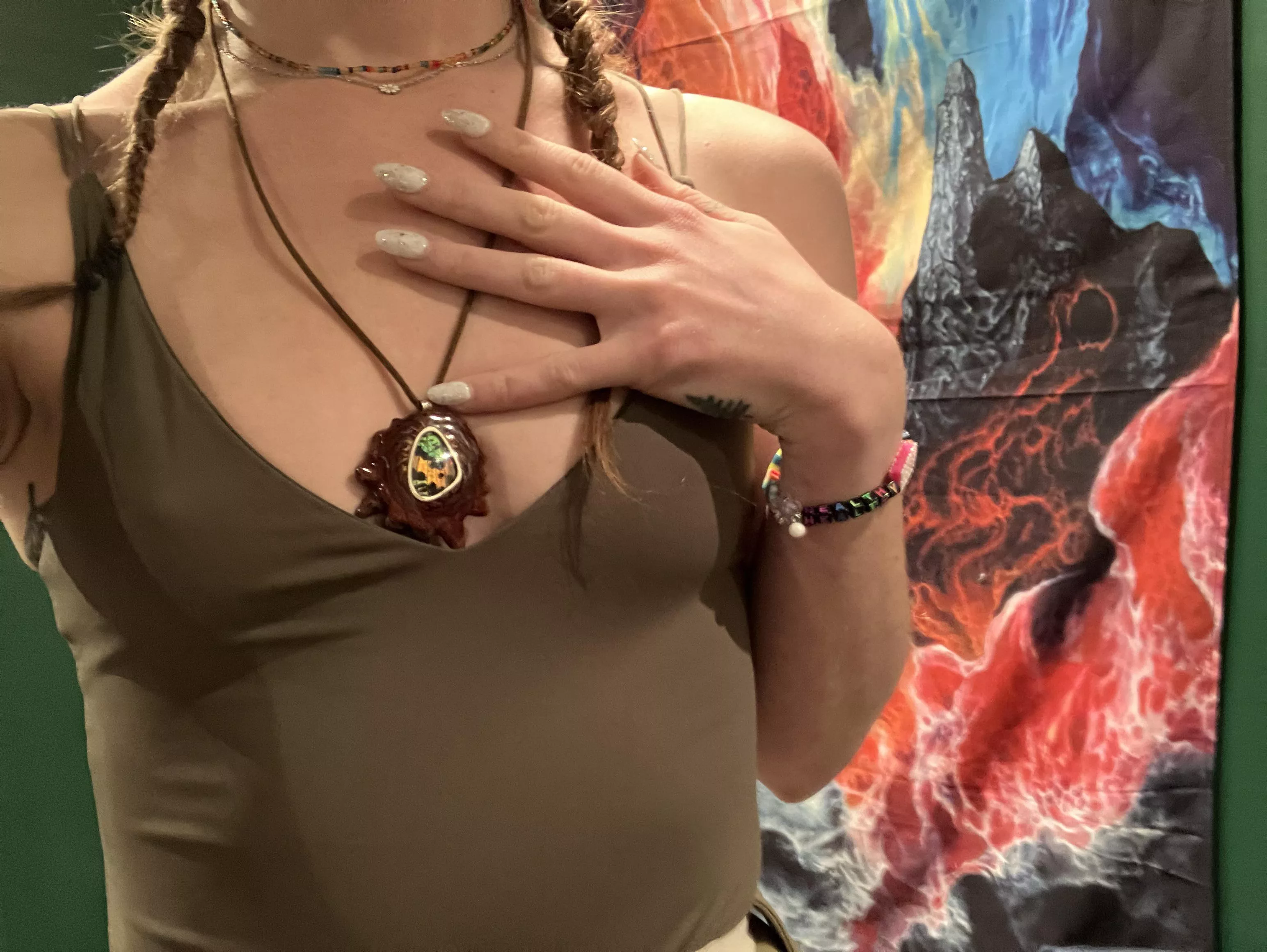 Do any guys actually like tiny tits¿