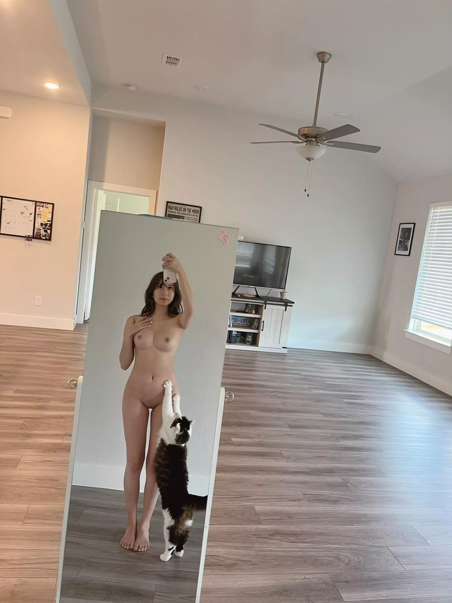 Do guys still like simple nudes?