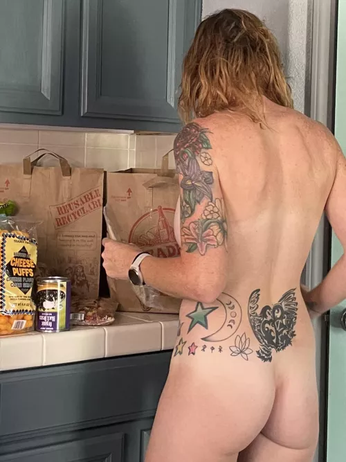 Do you like MILFs who like going on naked adventures? If so follow me on mine.