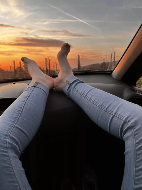 Do you like the sunset? there would be a nice lick 👅