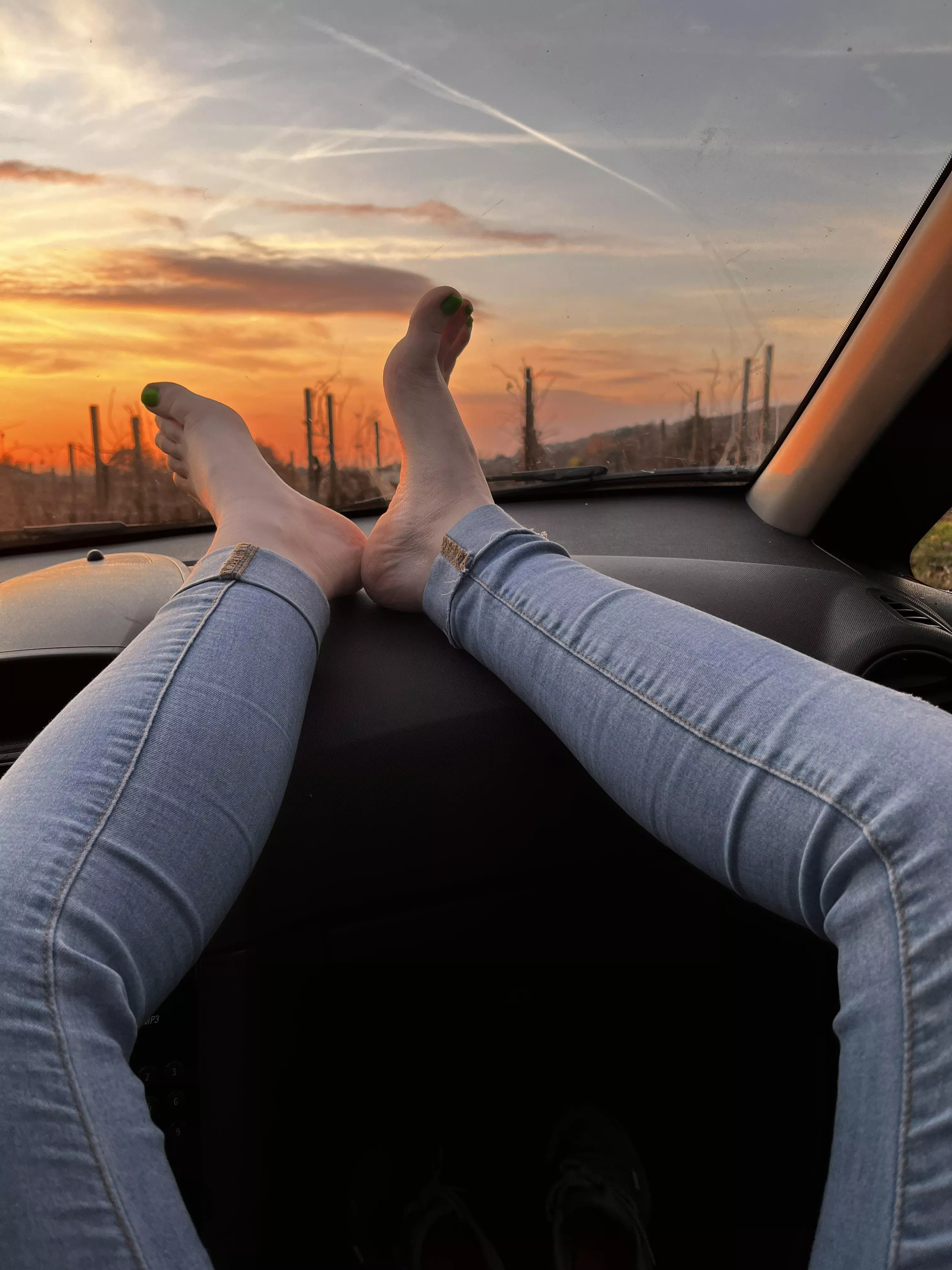 Do you like the sunset? there would be a nice lick 👅