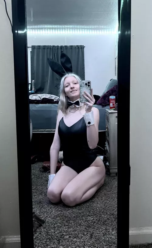 Do you wanna cum down my rabbit hole? 😜🐰