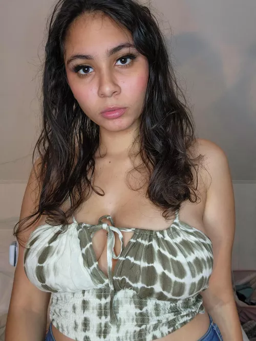 Does this top make my boobs look small?