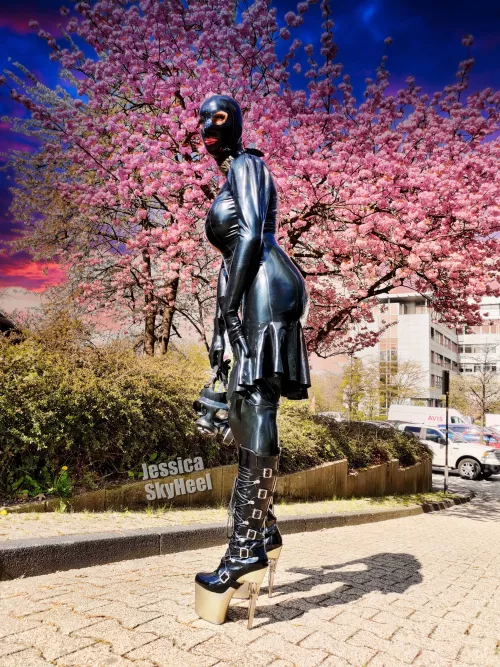 [domme][oc] Worship your rubber mistress