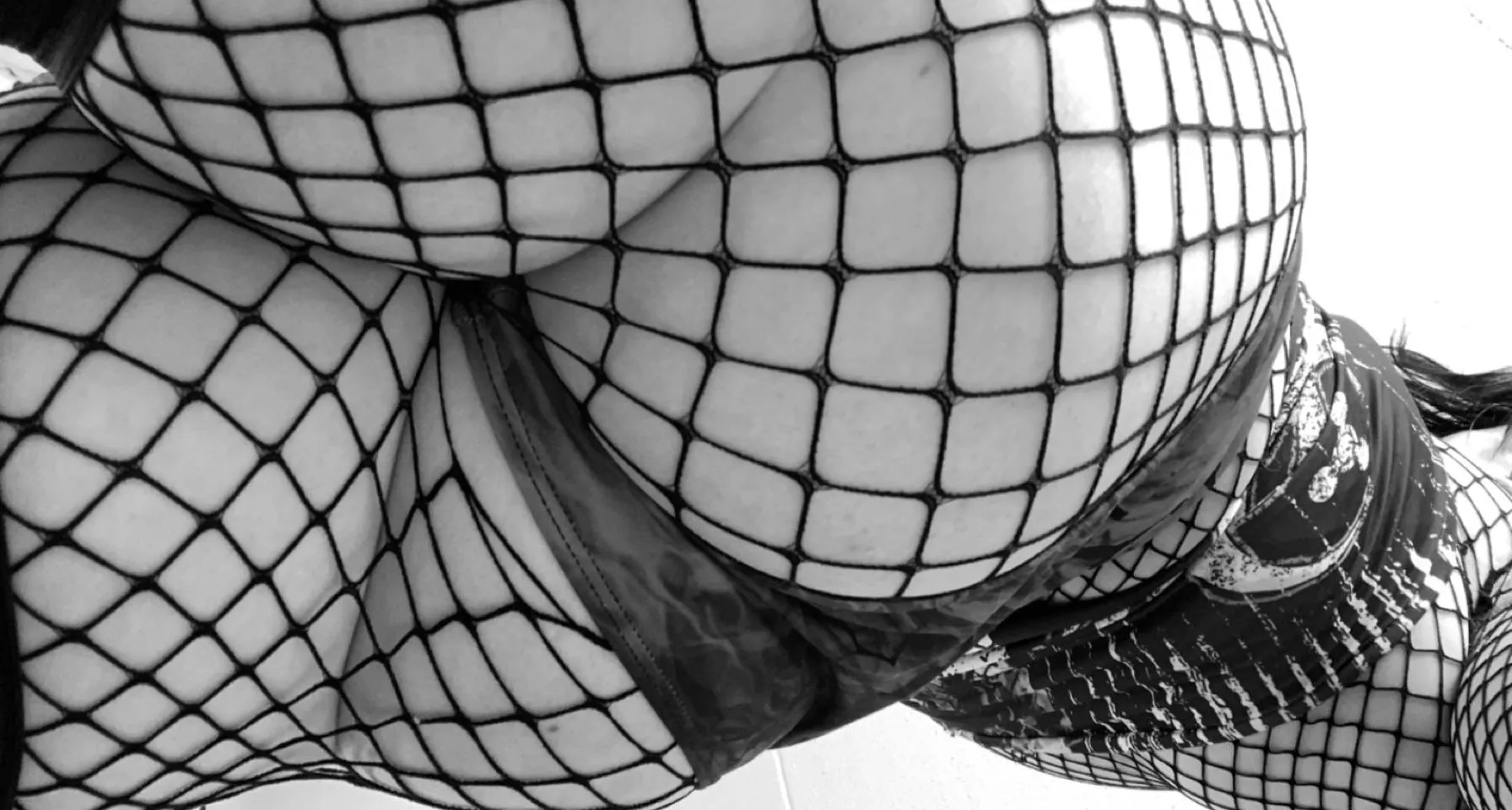full fishnet body suit [F][24][oc]