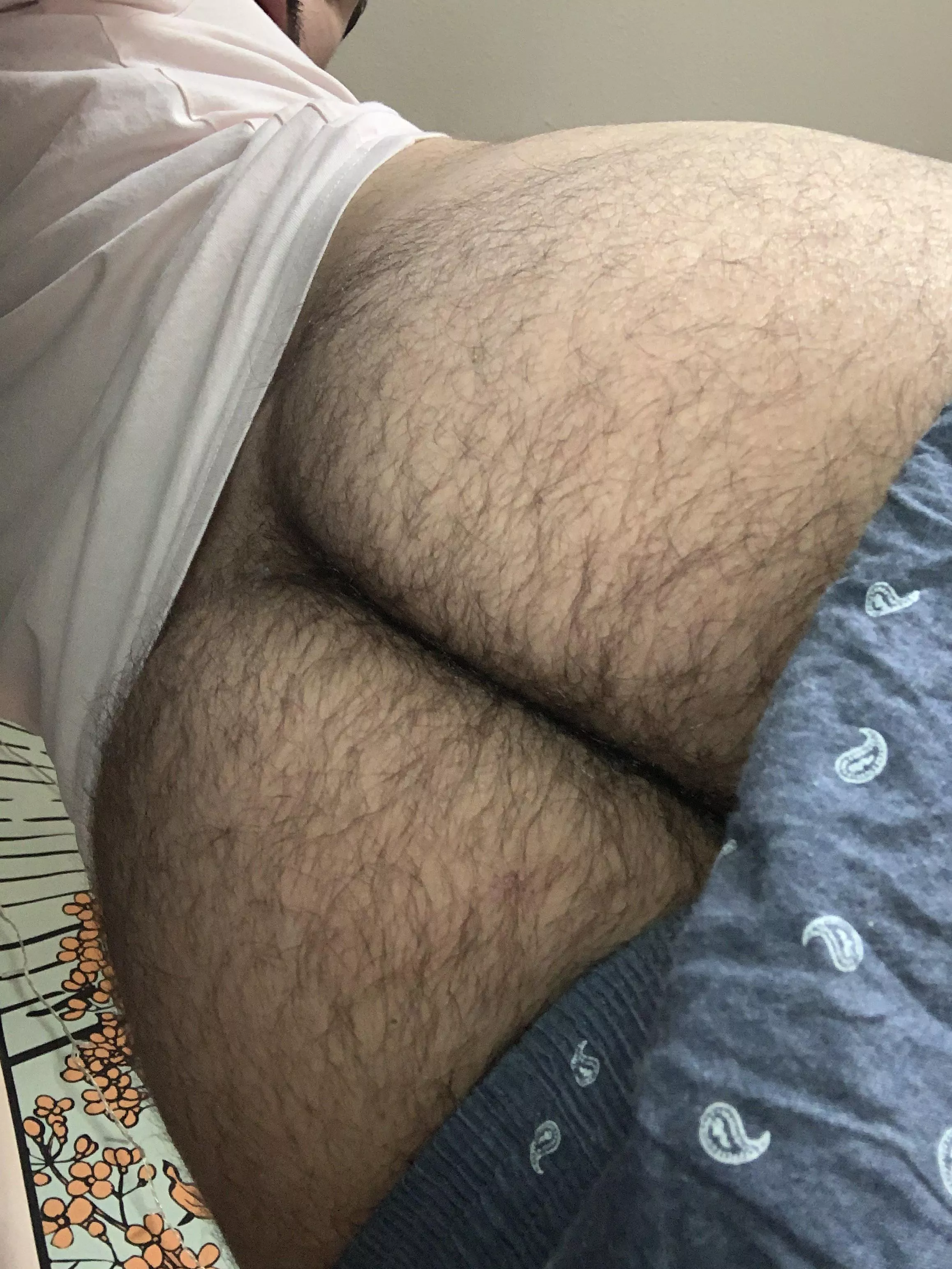Georgian hairy butt ;)