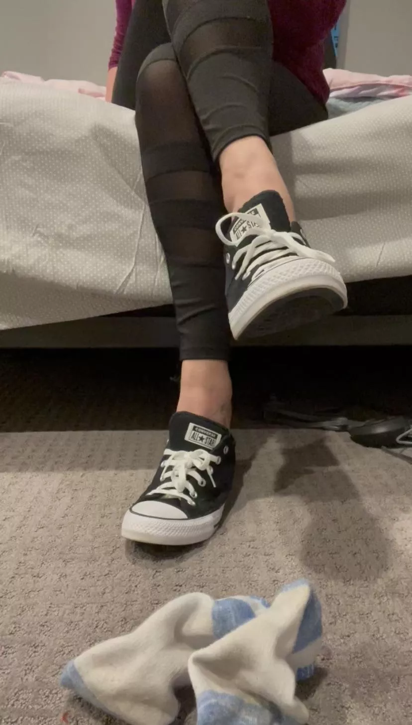 Going to fly home in my favorite shoes 🥰