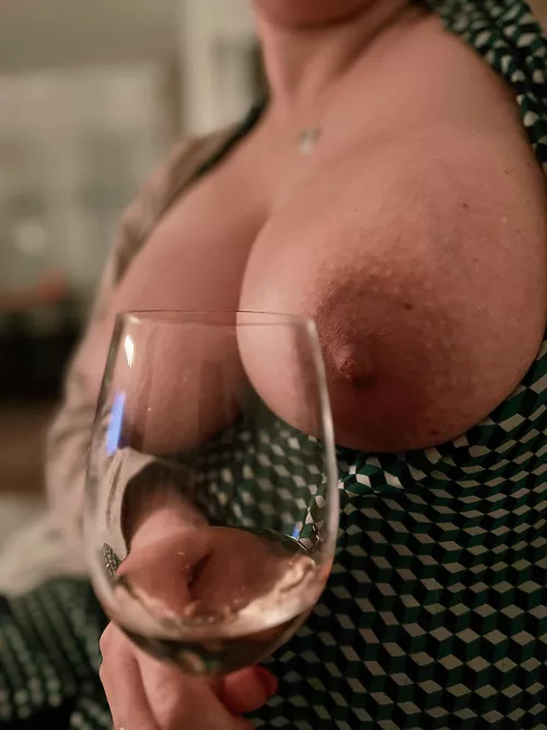 Happy new year to all the horny dicks of Reddit! Wish you all the best :*