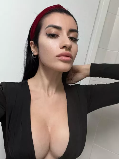 Happy NYE 2023 🕷️🥀