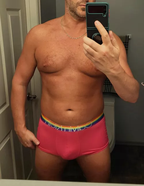 Happy pink shorts Friday!