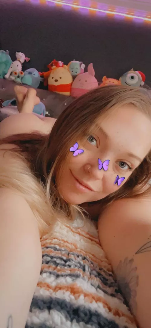 I just like cuddles and a good spanking every know and then 💞😇💞