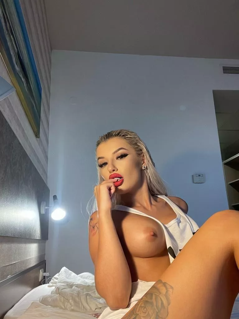 I might be a small girl, but my titties are biggies