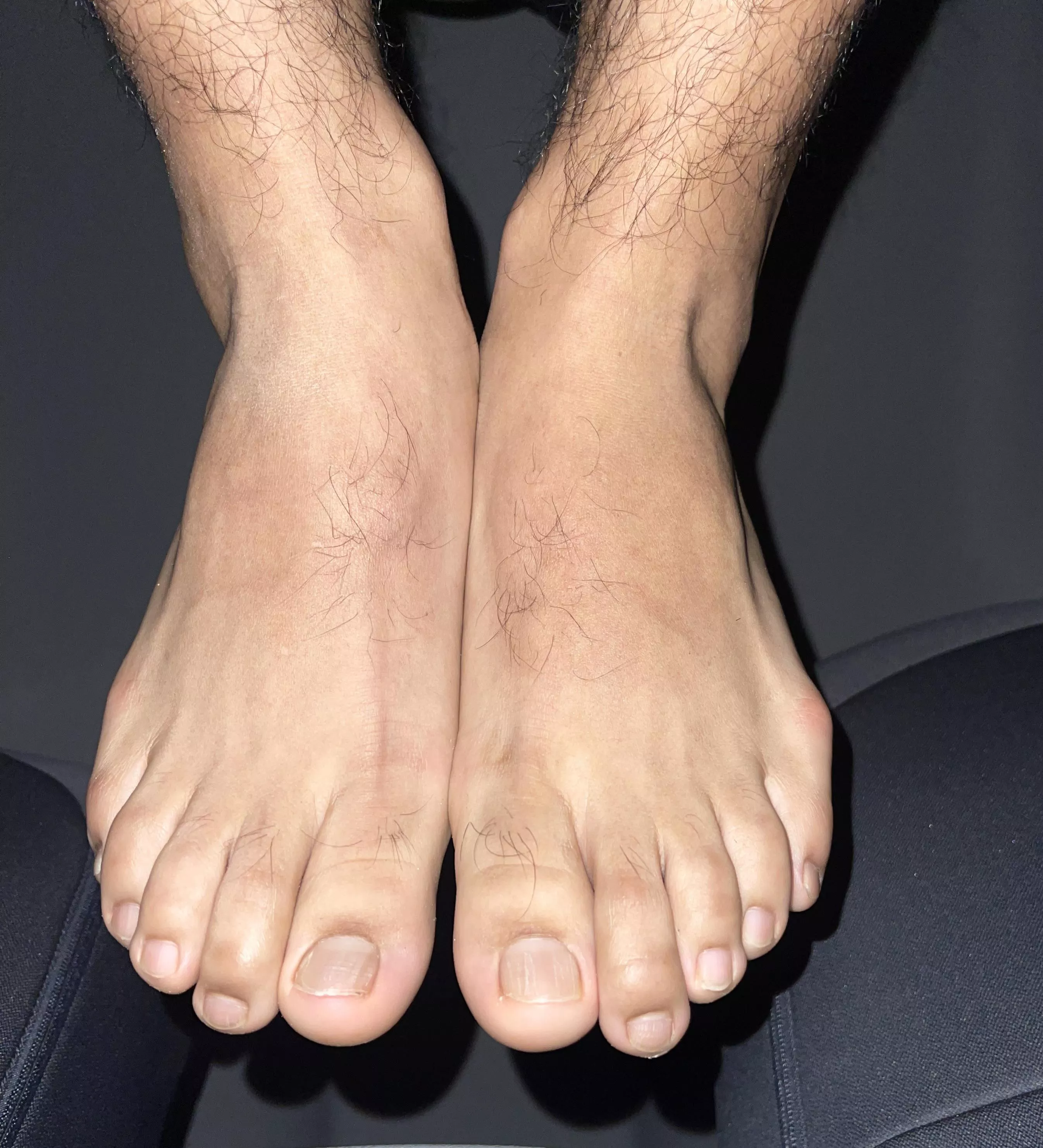 I need some toes sucking or more than that 😈👅👣