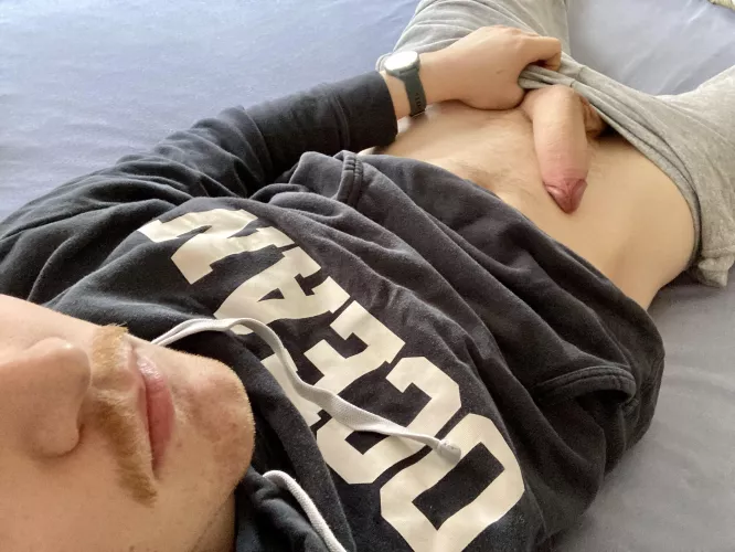 I’m hiding a monster in my sweatpants 😜 [M24]