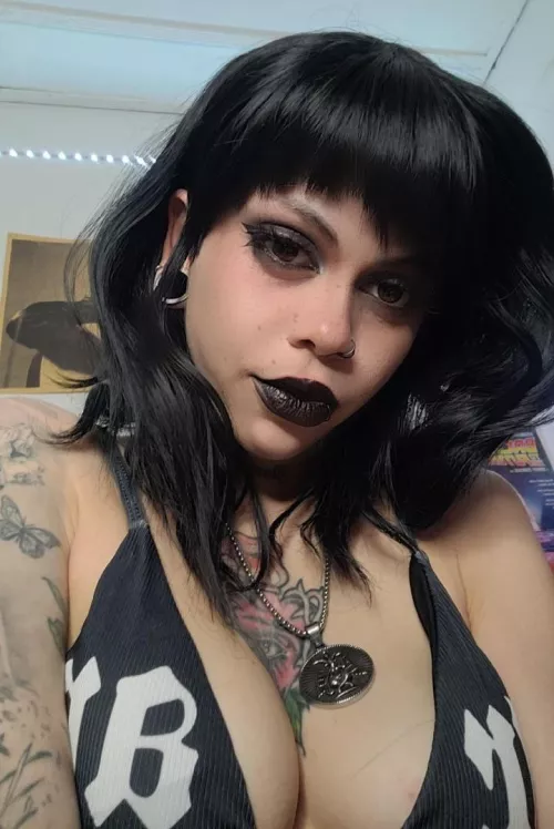 I'm so horny, I hope my end of the year is spent fucking very well🥵🥵🥵