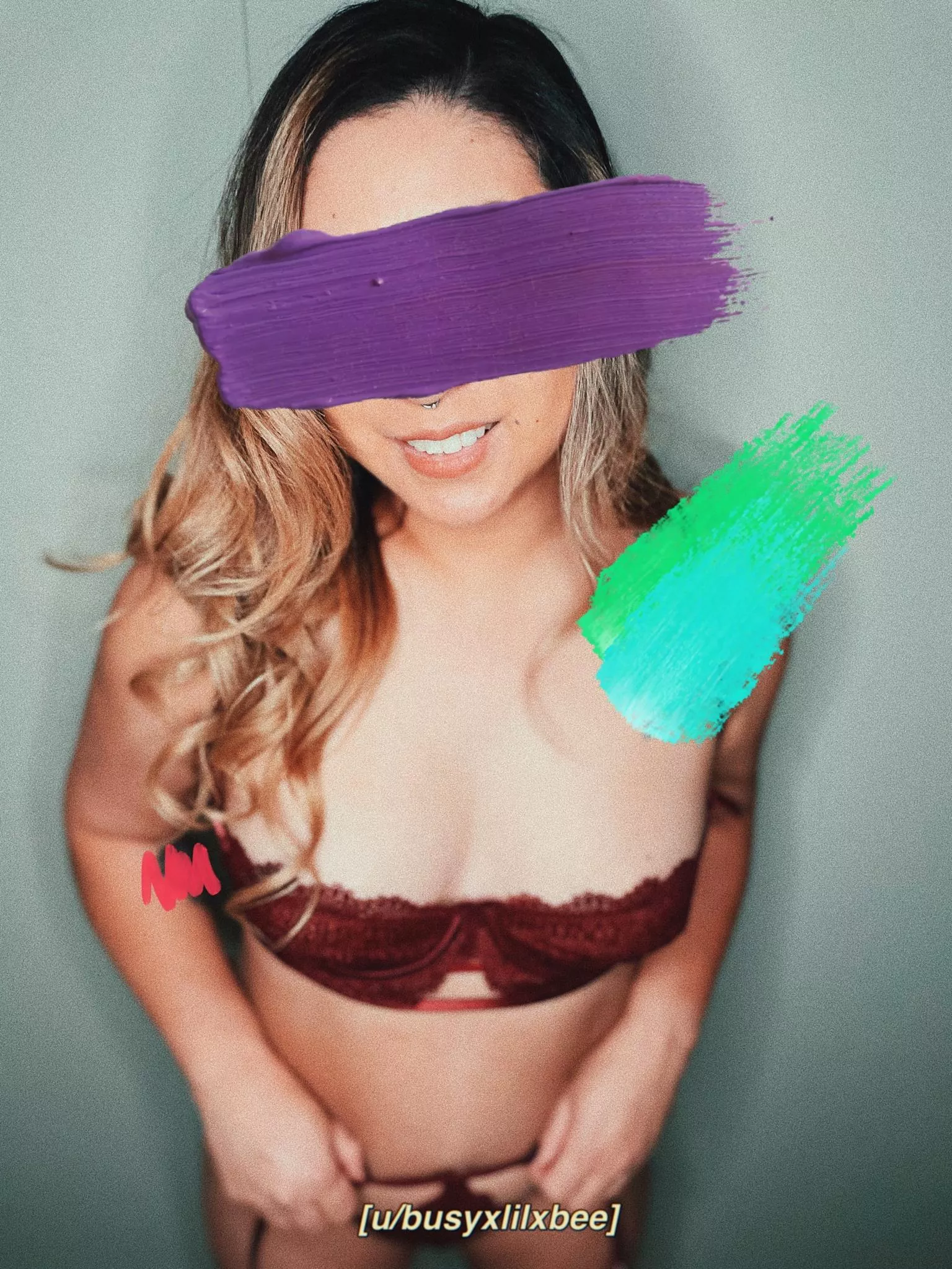 It’s NYE and I need someone to kiss at midnight