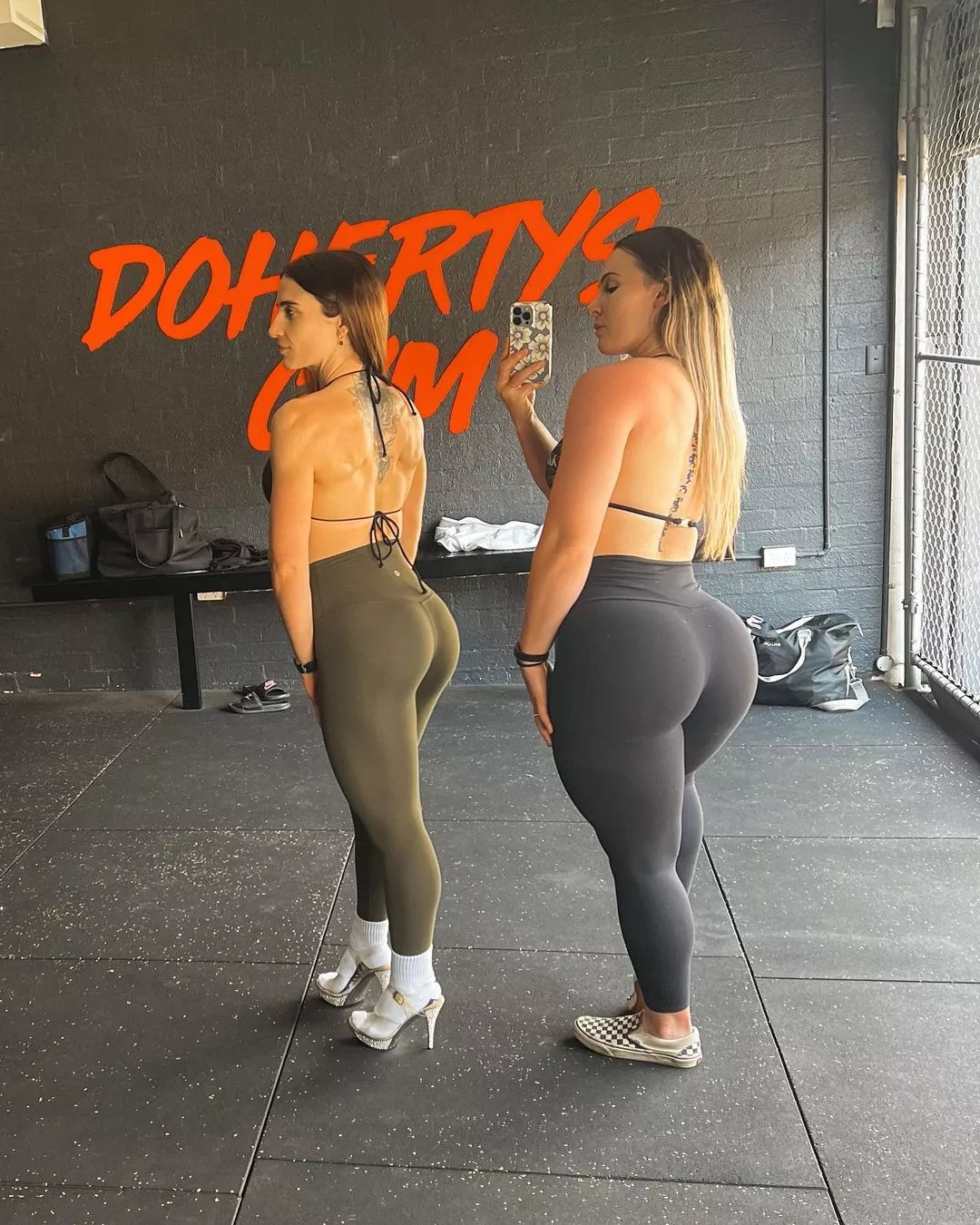 jessica_bigbum on the right.