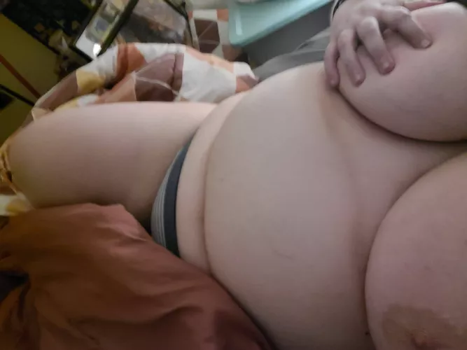 Let's end the year mostly naked together, GoneWildPlus. ❤️