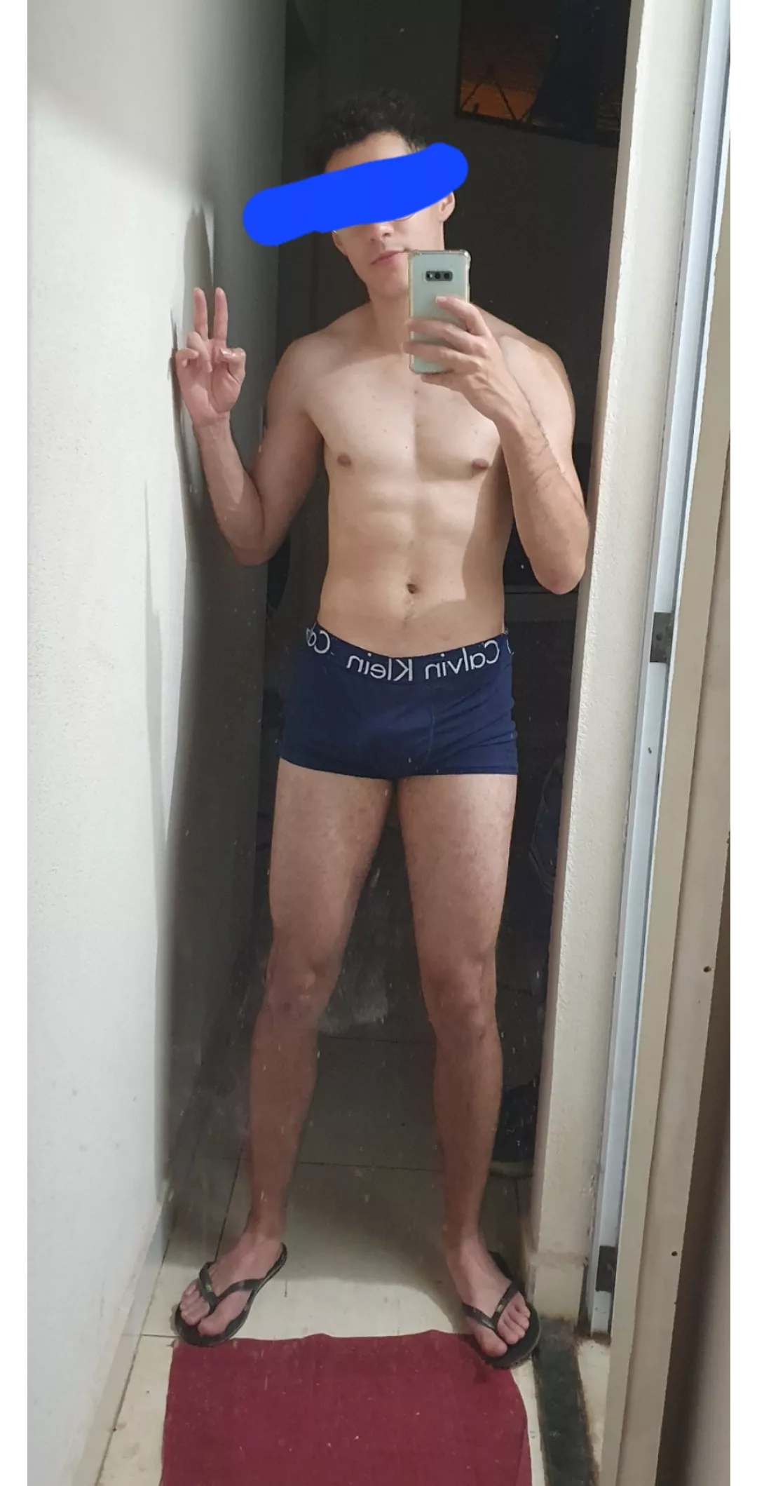 (m) 20. Ectomorph, athletic, gym 3 times per week.