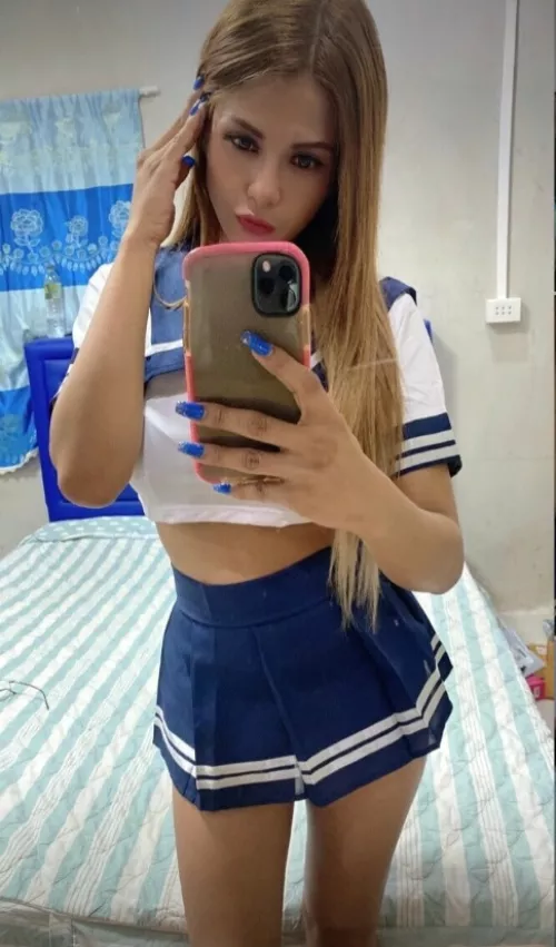 My skirt stays on, ok?