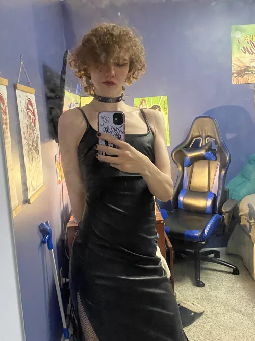 New dress, do I look good? 😖