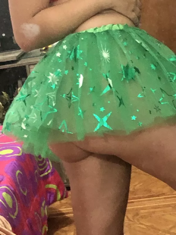 Please grab my tiny waist and destroy that asshole