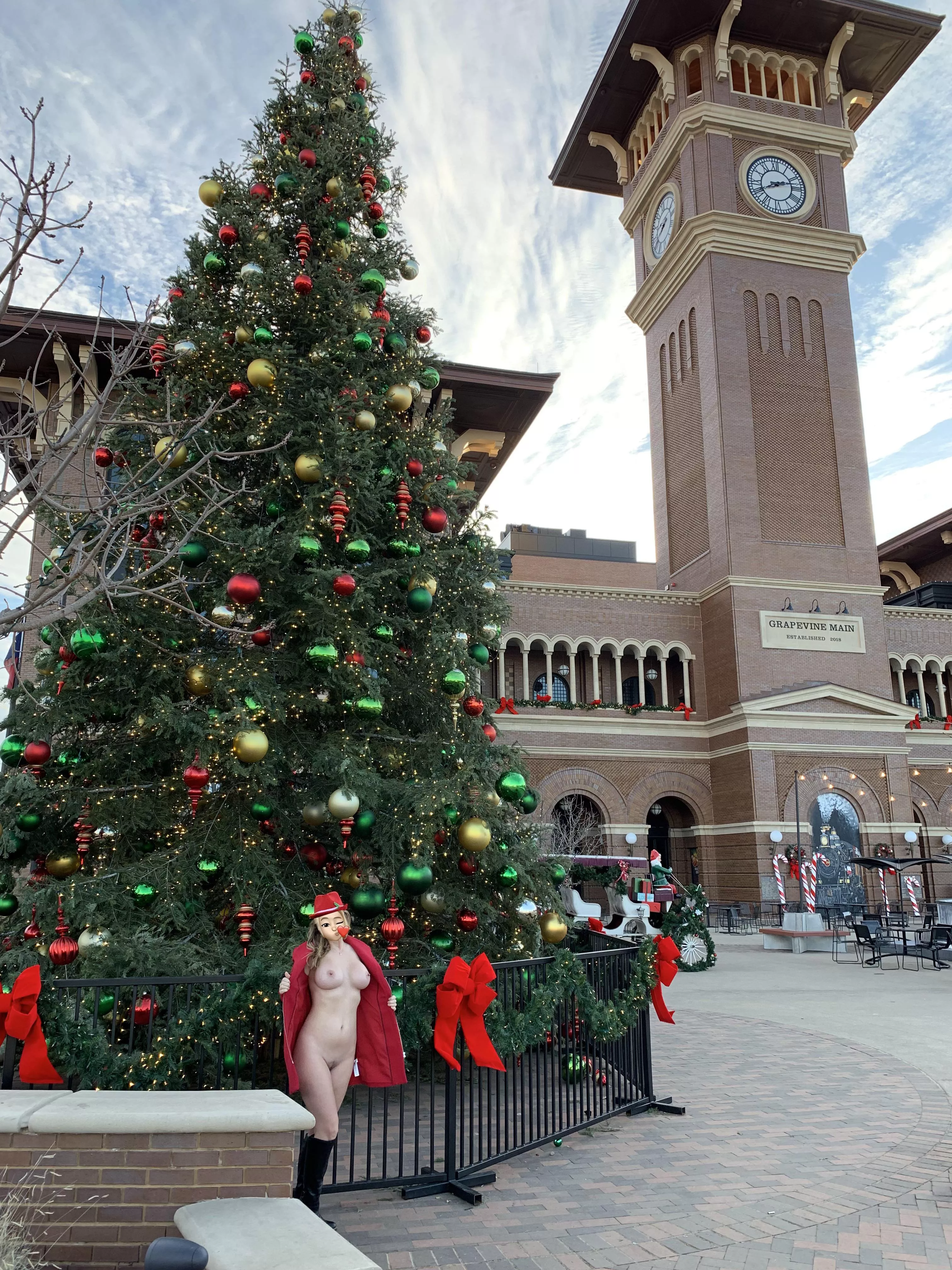 Rocking around the Christmas tree…