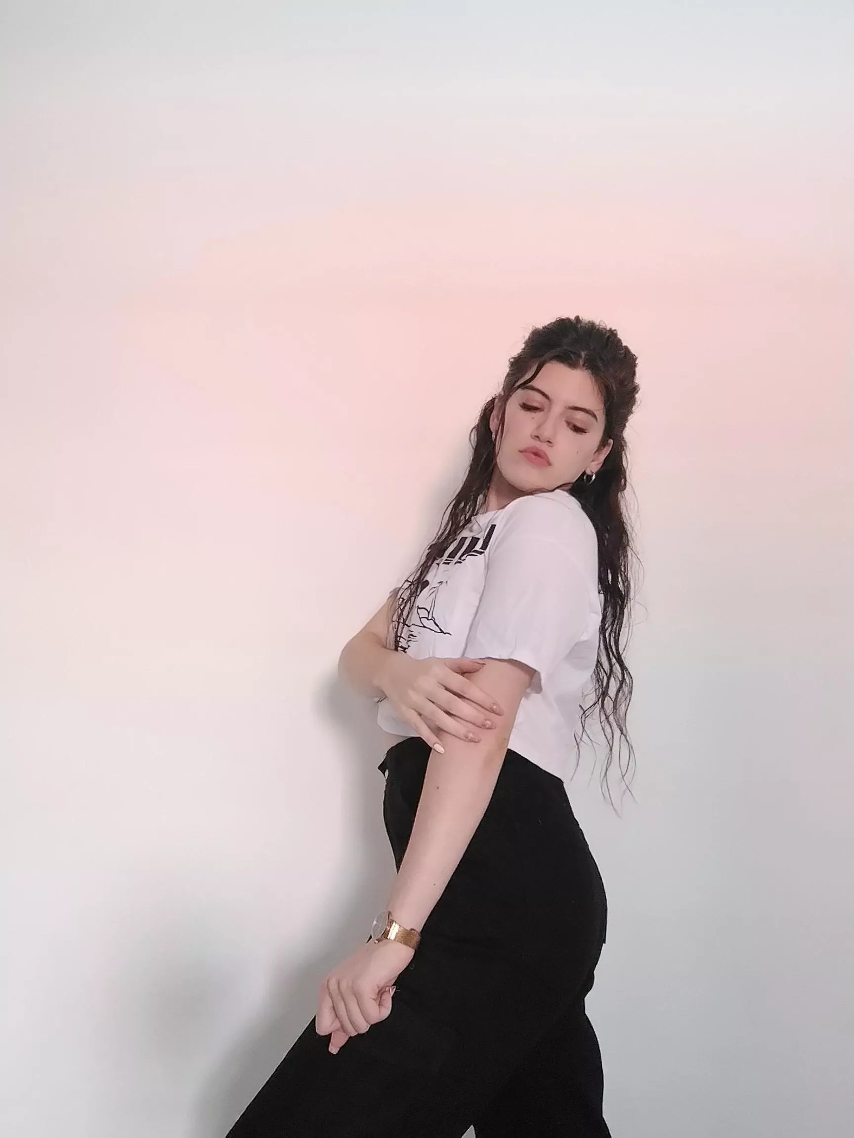 [selling] A new year begins and with it a lot of opportunities for you to serve, big sale today for yearly ownership and yearly subscriptions yo OF and LF. DM for details. Kik: angelgoddess263 Happy New Year to everyone!